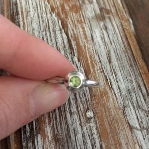 James Avery remembrance ring with peridot size 5.5